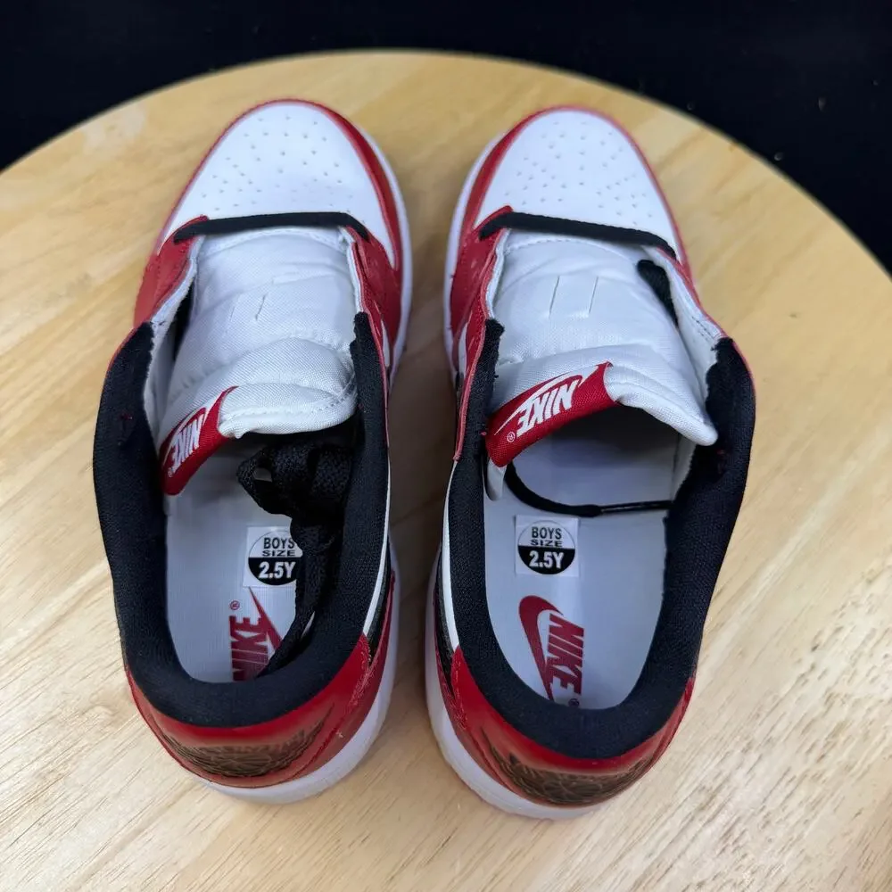 Nike Air Jordan Kids 1 Low Size 2.5y Chicago HQ6996-600 Red White Black New